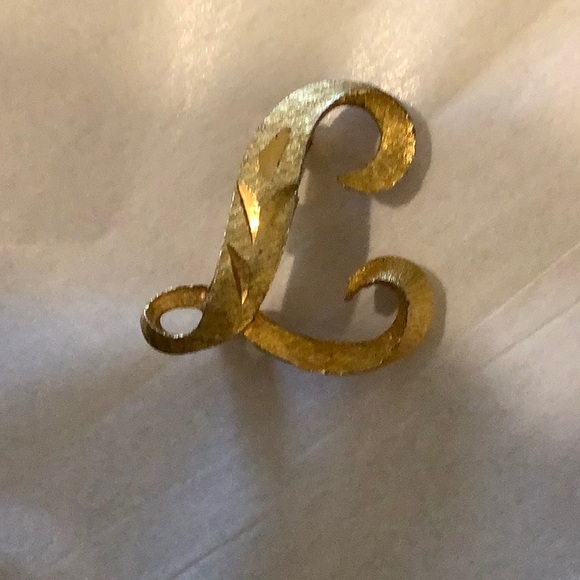 Sale!🇺🇸 Mamselle Vintage Gold “L” Pin - Picture 2 of 5